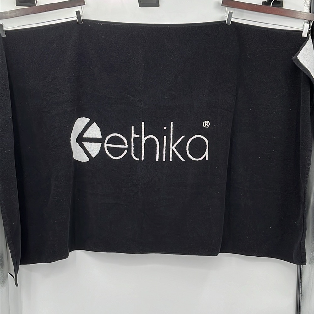 Ethika Cotton Heavy Duty Beach Towel in Black